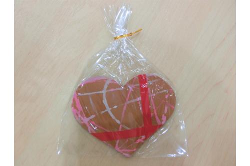 ビー玉を目で追いながら、<br>何度も何度もビー玉を転がして<br>可愛いチョコを作ることができた<span style='color:#23ff91;'>ひよこチーム</span>でした<span style='color:#962dff;'>♬</span><br><br><span style='color:#3838ff;'>次回のブログもお楽しみに!</span>