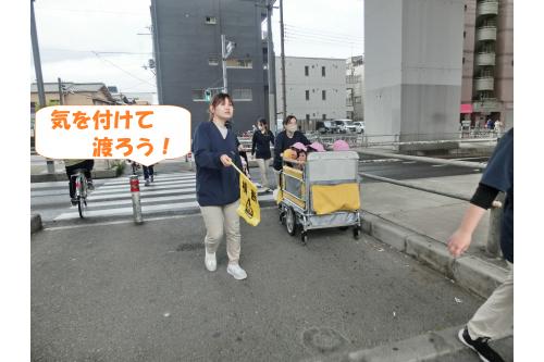<span style='color:#00ff00;'>「にしかわこどもクリニック」</span>へ出発！<br><br><br>朝は少し雨が降っていましたが<br>出発するころには雨もやみ一安心でした<span style='color:#ffff00;'>★</span>