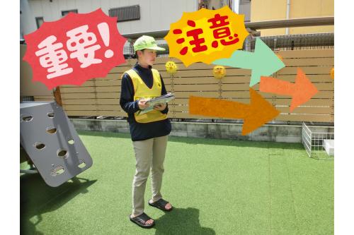 <span style='color:#ff9933;'>体操</span>が終わると、<br>いよいよ<span style='color:#2dff96;'>シャワー</span>&<span style='color:#2893ff;'>入水!</span><br><br>しっかり<span style='color:#ff2828;'>監視員が見守る中</span><span style='color:#ff2dff;'> <br> 安全に</span>すすめていきますよ~<span style='color:#38ff9b;'>(*'ω'*)</span>