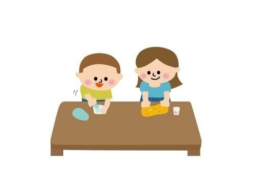 <span style='color:#ffbc7a;'>みなさんこんにちは☀</span><br><br><span style='color:#70b7ff;'>気温も低く</span>なってきましたね。<br>体調管理に気を付けてください<span style='color:#70ff70;'>(^^)/</span><br><br>今日は<span style='color:#ff70ff;'>うさぎチーム(２歳児)</span>の<br><span style='color:#70ff70;'>スライム遊び</span>の様子を<br>お伝えしたいと思います!<br>